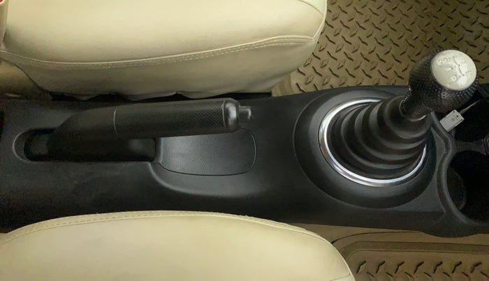 2011 Honda Brio V MT, Petrol, Manual, 80,359 km, Gear Lever