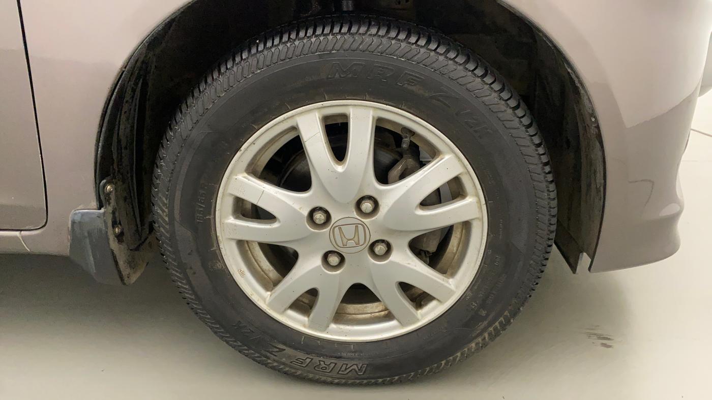 2011 Honda Brio V MT, Petrol, Manual, 80,359 km, Right Front Wheel