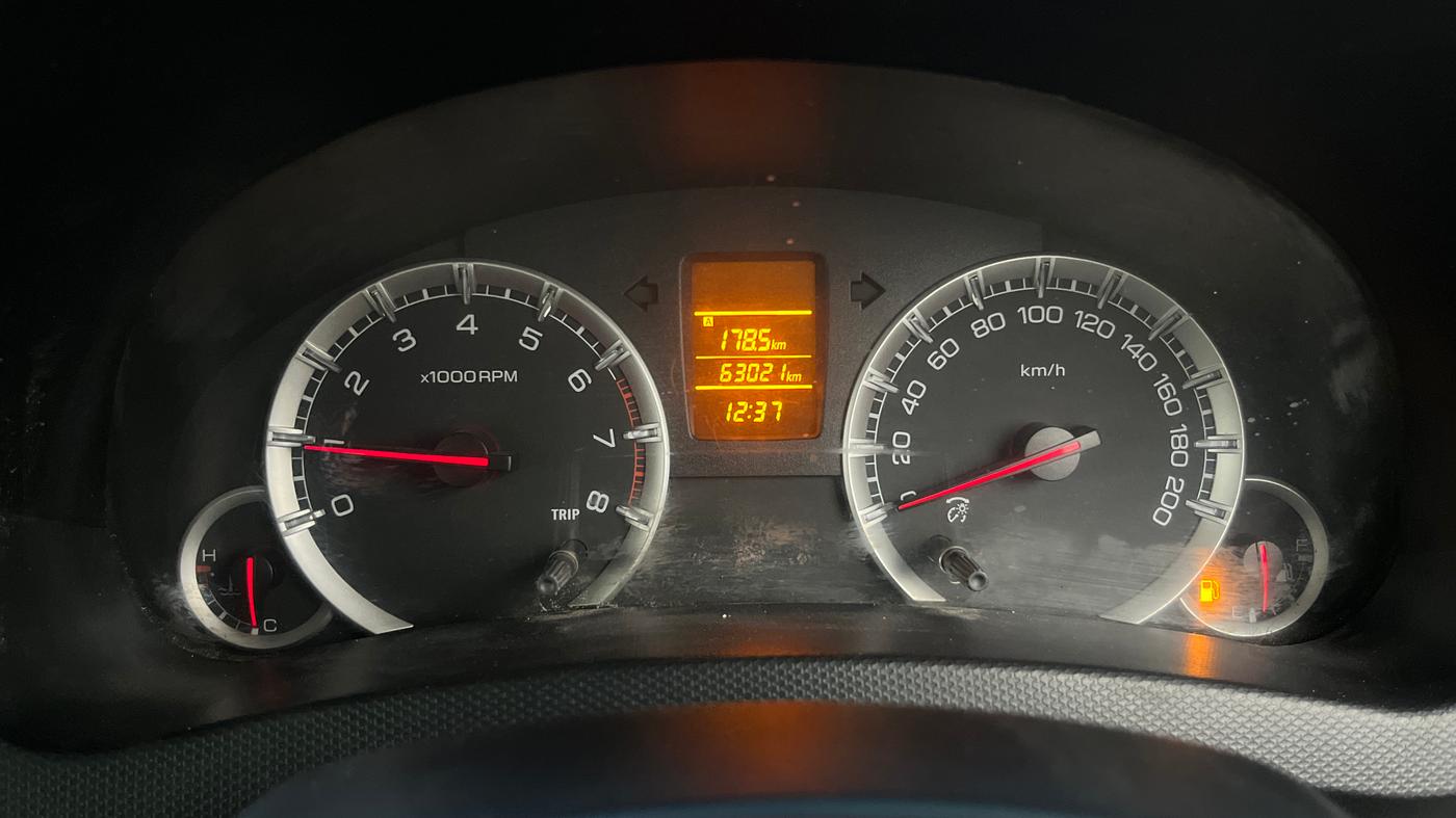2013 Maruti Swift VXI, Petrol, Manual, 63,020 km, Odometer Image