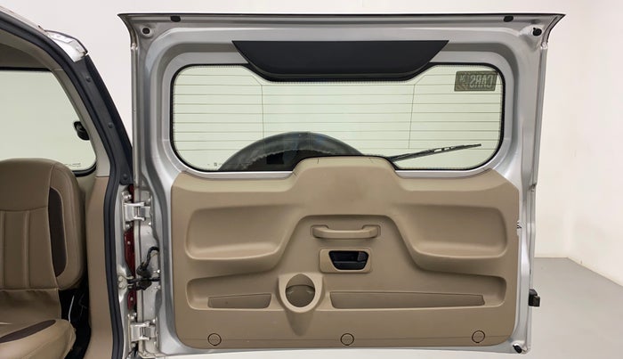 2017 Mahindra TUV300 T8, Diesel, Manual, 32,940 km, Boot Door Open