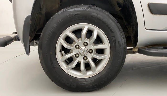2017 Mahindra TUV300 T8, Diesel, Manual, 32,940 km, Right Rear Wheel