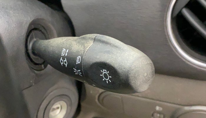 2012 Hyundai i10 SPORTZ 1.2 AT, Petrol, Automatic, 35,913 km, Combination switch - Turn Indicator not functional