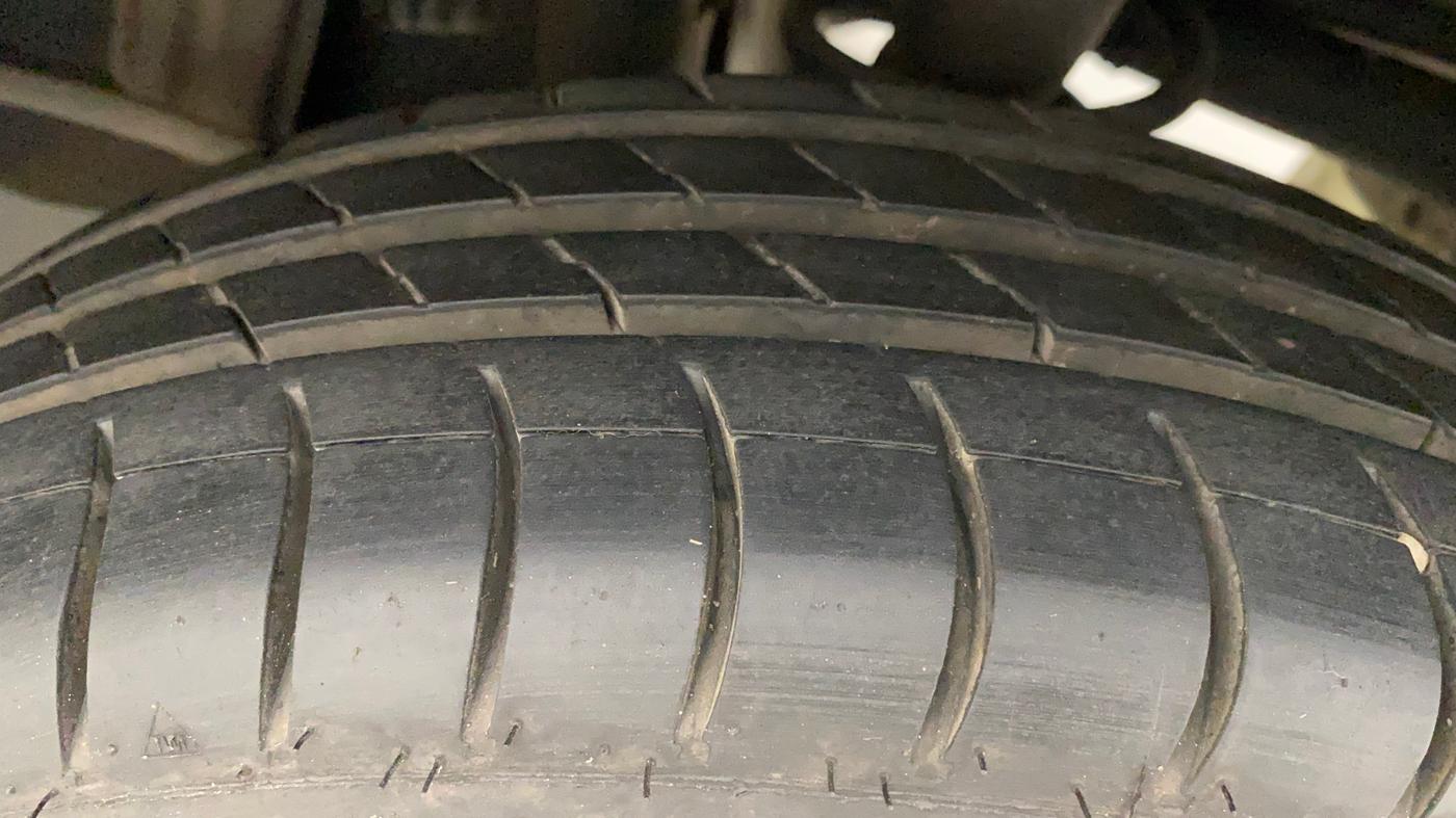 2011 Maruti Zen Estilo VXI, Petrol, Manual, 50,725 km, Left Rear Tyre Tread