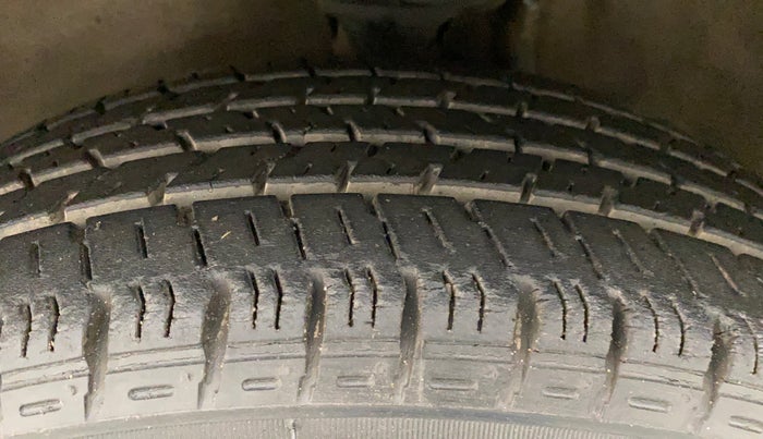 2011 Maruti Zen Estilo VXI, Petrol, Manual, 50,725 km, Left Front Tyre Tread