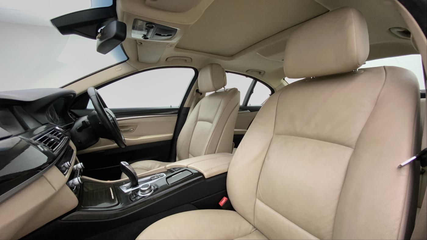 2011 BMW 5 Series 525D 3.0, Diesel, Automatic, 77,804 km, Right Side Front Door Cabin