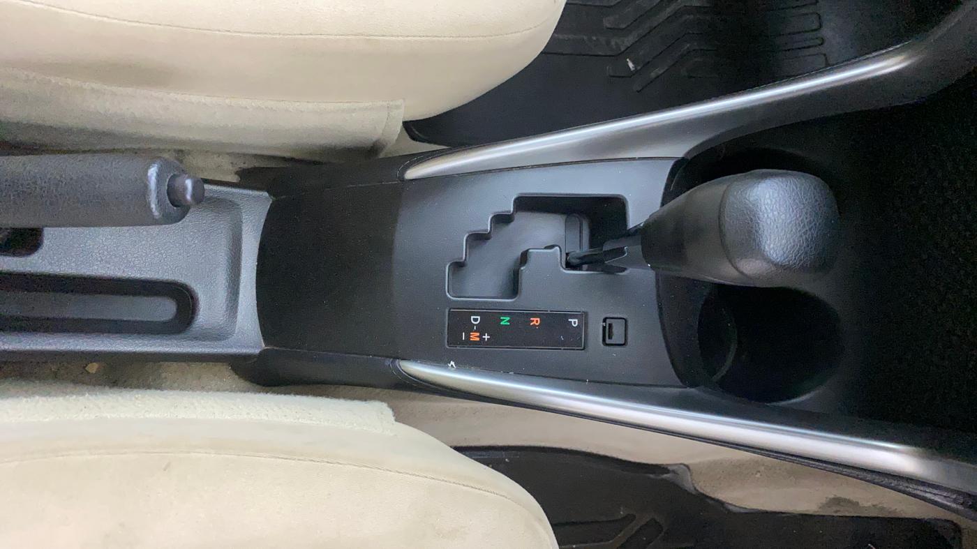2018 Toyota YARIS J CVT, Petrol, Automatic, 1,09,475 km, Gear Lever