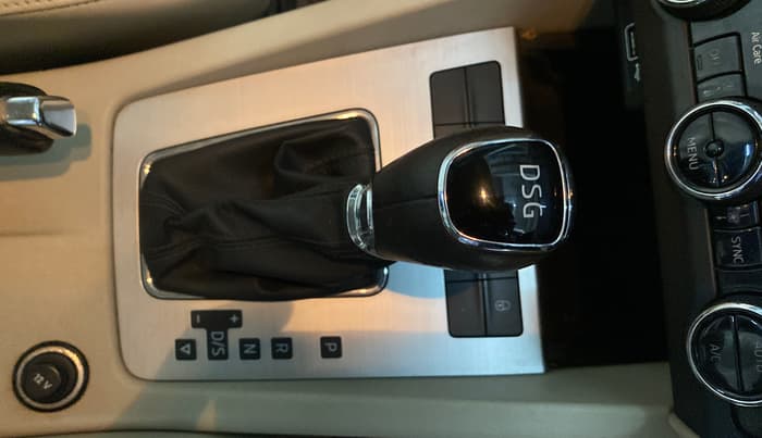 2019 Skoda Octavia 2.0 TDI CR STYLE AT, Diesel, Automatic, 47,250 km, Gear Lever