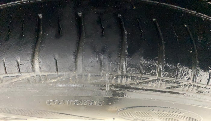 2016 Ford New Figo TITANIUM 1.5 PETROL AT, Petrol, Automatic, 51,020 km, Left Rear Tyre Tread