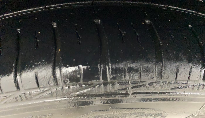 2016 Ford New Figo TITANIUM 1.5 PETROL AT, Petrol, Automatic, 51,020 km, Right Rear Tyre Tread