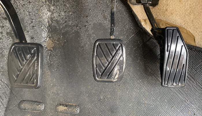 2019 Maruti Ertiga ZXI SHVS, Petrol, Manual, 92,458 km, Pedals