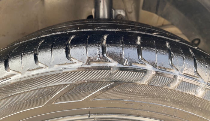 2019 Maruti Ertiga ZXI SHVS, Petrol, Manual, 92,458 km, Right Front Tyre Tread