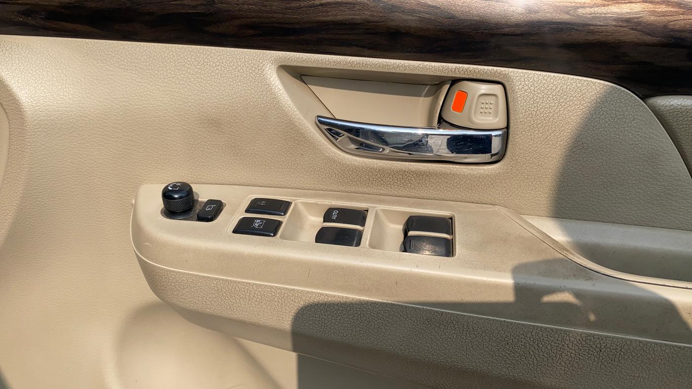 2019 Maruti Ertiga ZXI SHVS, Petrol, Manual, 92,458 km, Driver Side Door Panels Control