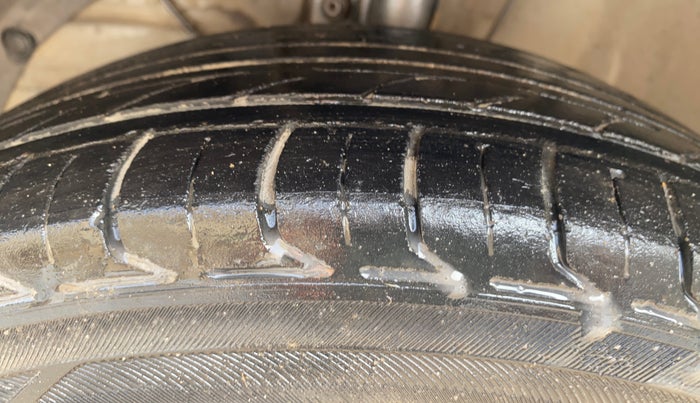 2019 Maruti Ertiga ZXI SHVS, Petrol, Manual, 92,458 km, Left Front Tyre Tread