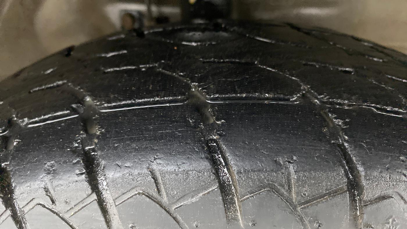 2013 Maruti Wagon R 1.0 LXI CNG, CNG, Manual, 75,865 km, Right Front Tyre Tread