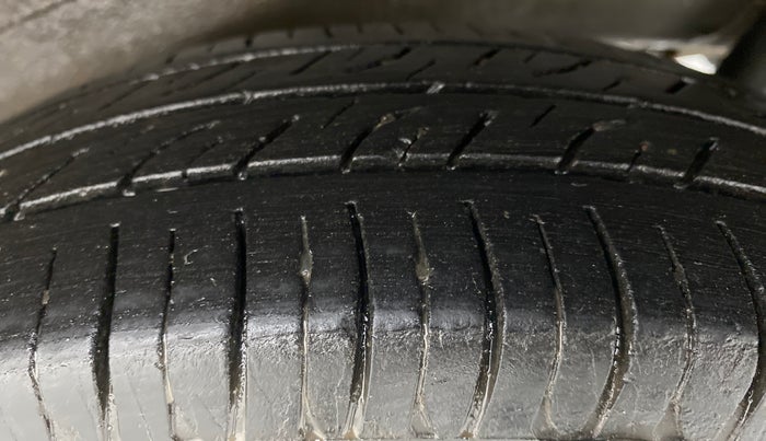 2013 Maruti Wagon R 1.0 LXI CNG, CNG, Manual, 75,865 km, Left Rear Tyre Tread