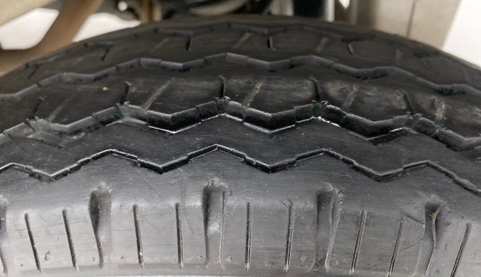 2018 Maruti Eeco 5 STR WITH A/C+HTR CNG, CNG, Manual, 17,383 km, Left Rear Tyre Tread