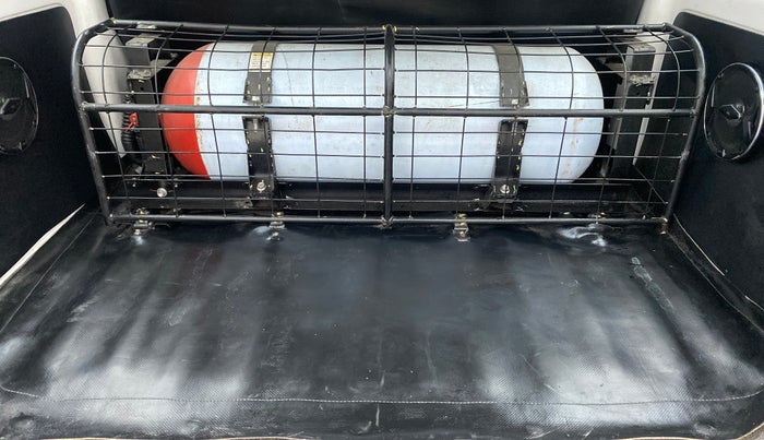 2018 Maruti Eeco 5 STR WITH A/C+HTR CNG, CNG, Manual, 17,383 km, Boot Inside