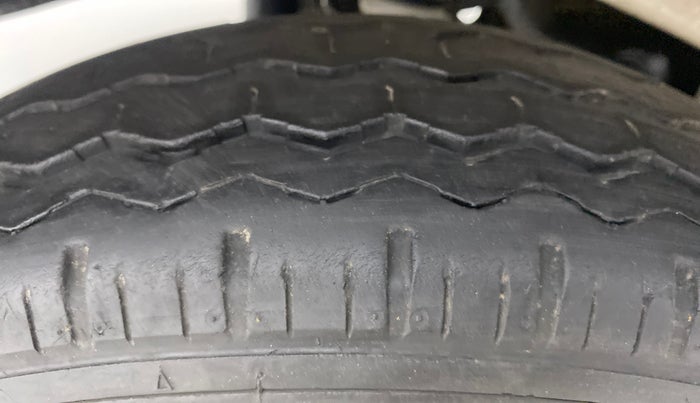 2018 Maruti Eeco 5 STR WITH A/C+HTR CNG, CNG, Manual, 17,383 km, Right Rear Tyre Tread