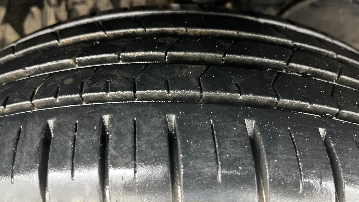 2024 Toyota Glanza V, Petrol, Manual, 16,207 km, Right Front Tyre Tread