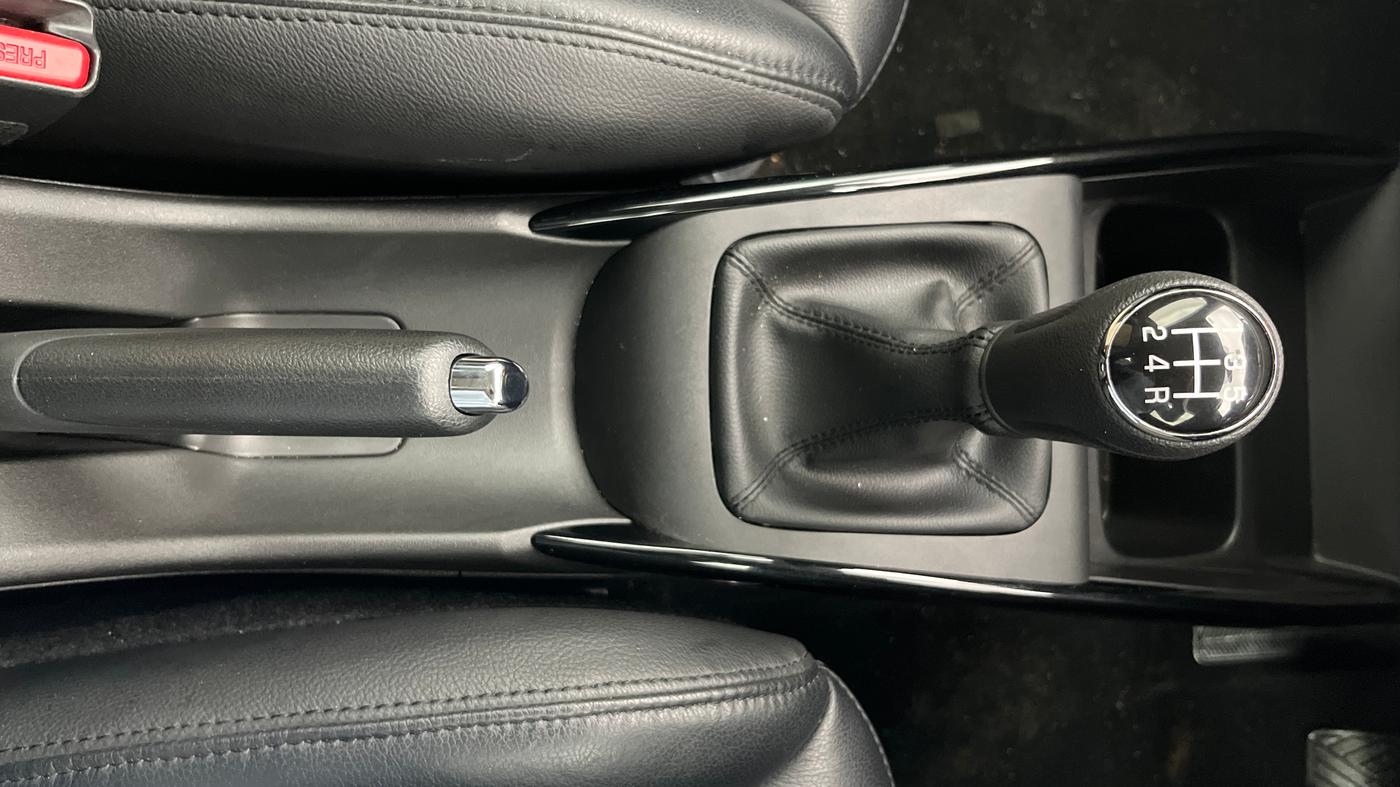 2024 Toyota Glanza V, Petrol, Manual, 16,207 km, Gear Lever