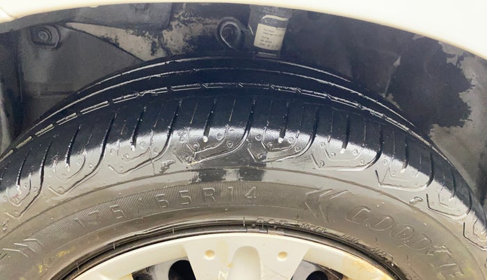 2014 Honda Amaze 1.2L I-VTEC S, Petrol, Manual, 1,28,271 km, Left Front Tyre Tread