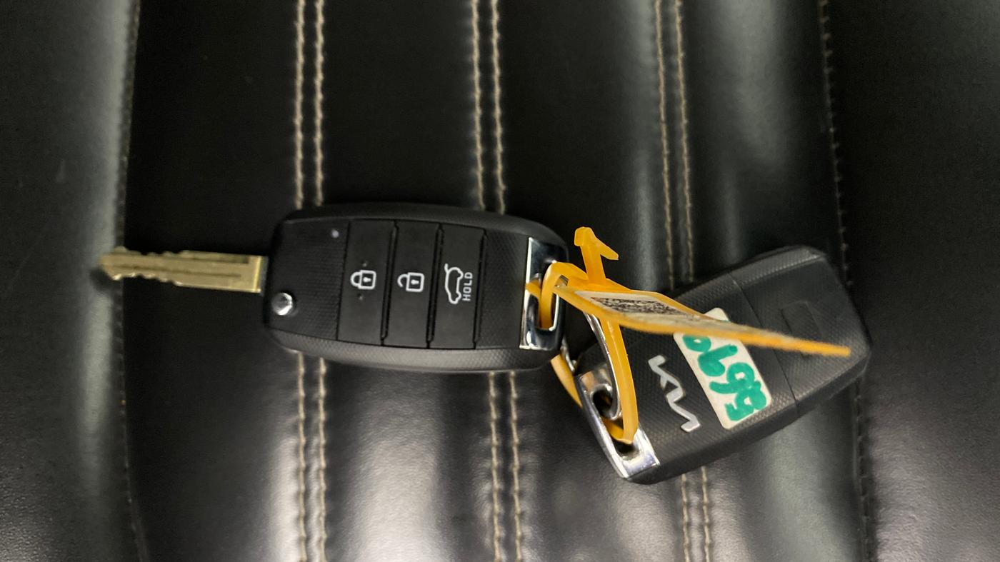 2022 KIA SELTOS HTK 1.5 DIESEL, Diesel, Manual, 1,23,910 km, Key Close Up