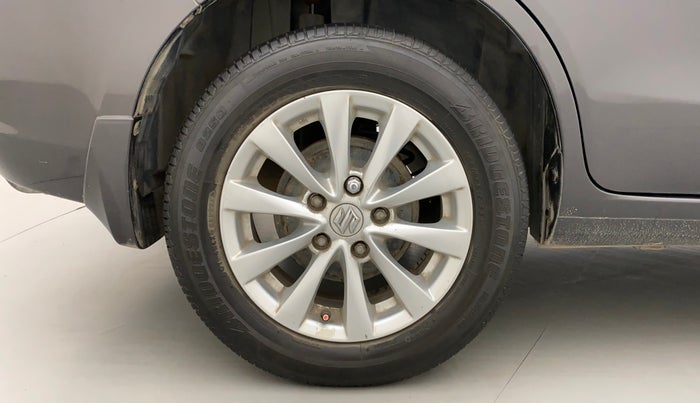 2014 Maruti Ertiga ZDI, Diesel, Manual, 95,942 km, Right Rear Wheel