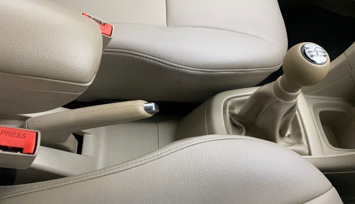 2014 Maruti Ertiga ZDI, Diesel, Manual, 95,942 km, Gear Lever