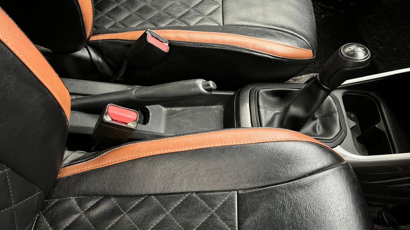 2022 Maruti IGNIS SIGMA 1.2, Petrol, Manual, 53,471 km, Gear Lever