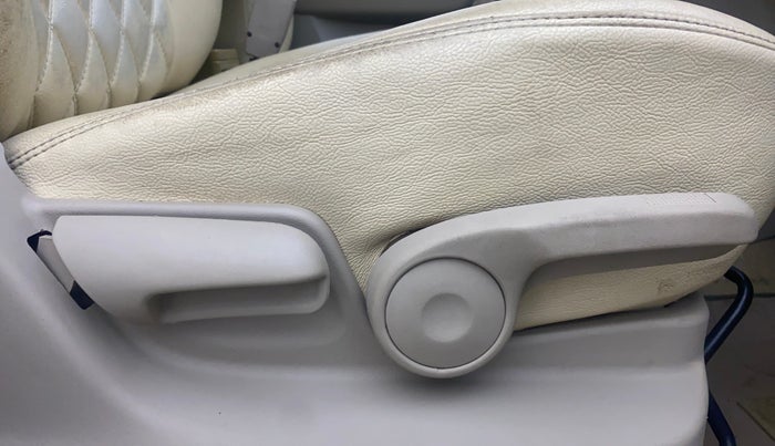 2016 Maruti Ertiga ZDI + SHVS, Diesel, Manual, 89,362 km, Driver Side Adjustment Panel