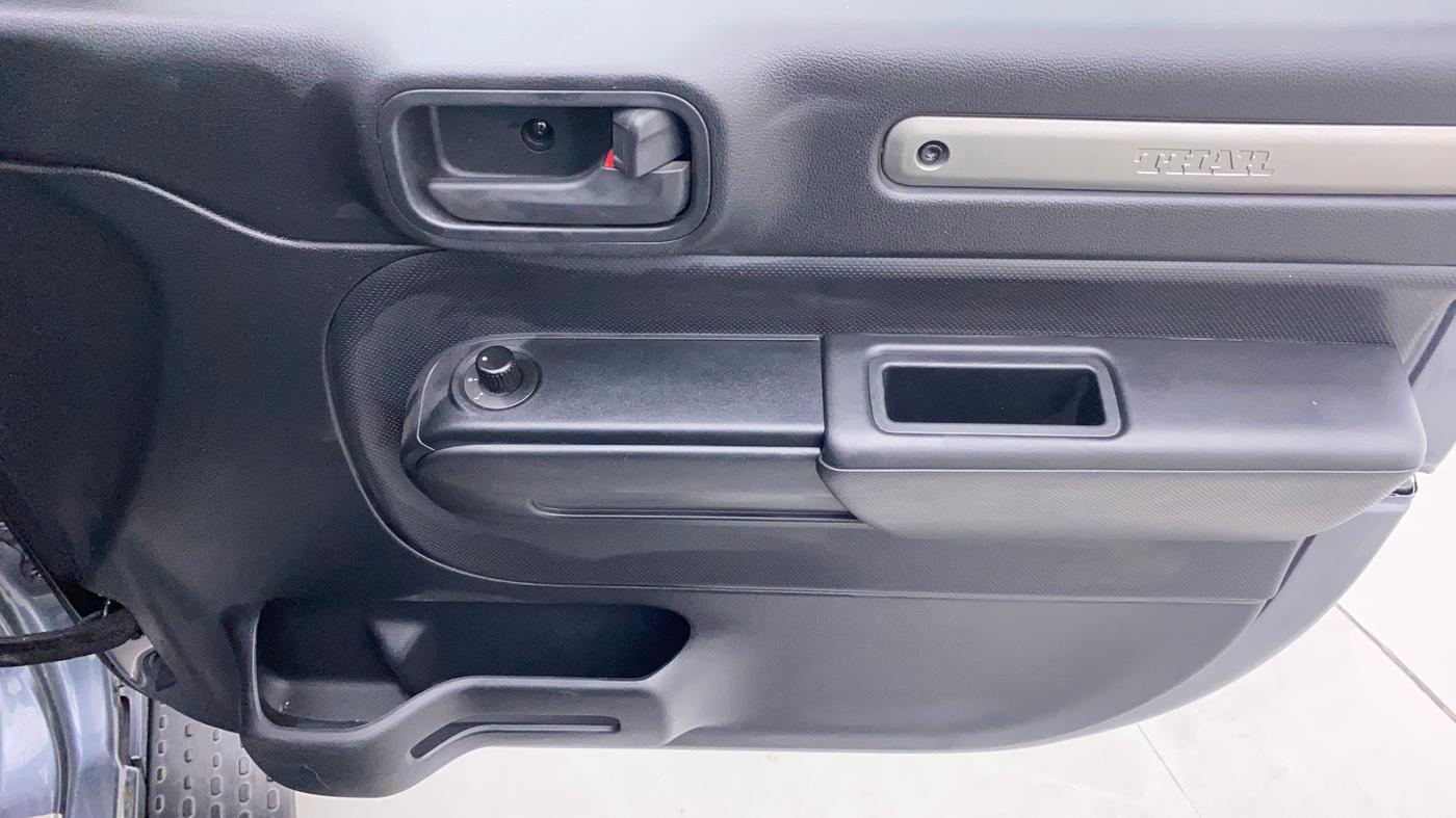 2021 Mahindra Thar LX PETROL HT 4WD AT, Petrol, Automatic, 5,145 km, Driver Side Door Panels Control