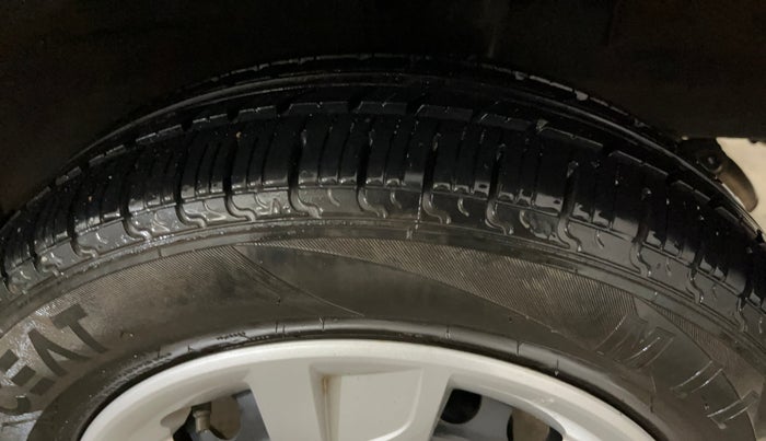 2023 Renault Kwid RXT 1.0 AMT, Petrol, Automatic, 17,253 km, Left Rear Tyre Tread