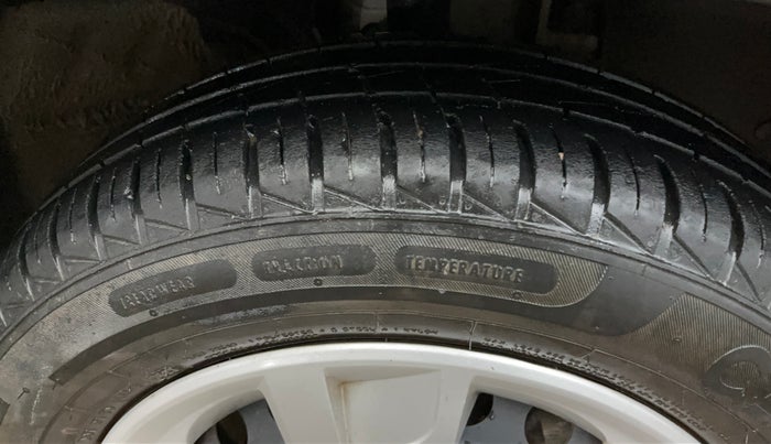 2023 Renault Kwid RXT 1.0 AMT, Petrol, Automatic, 17,253 km, Right Front Tyre Tread