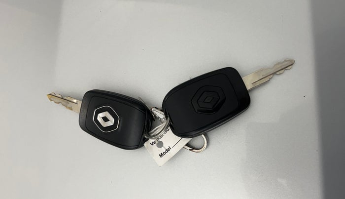 2023 Renault Kwid RXT 1.0 AMT, Petrol, Automatic, 17,253 km, Key Close Up