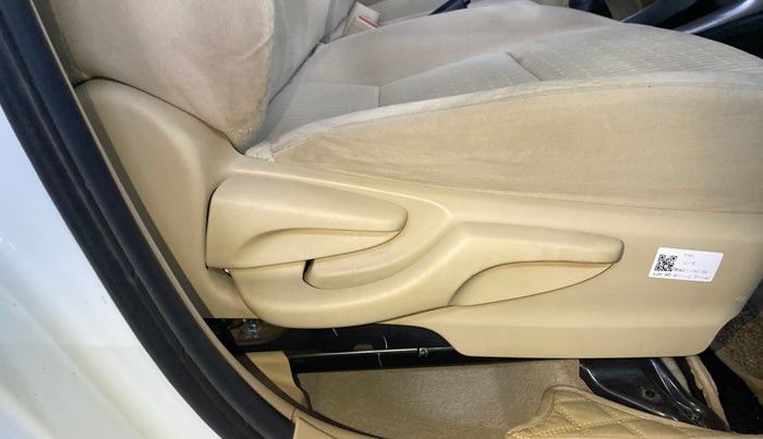 2021 Toyota YARIS J MT, Petrol, Manual, 43,929 km, Driver Side Adjustment Panel