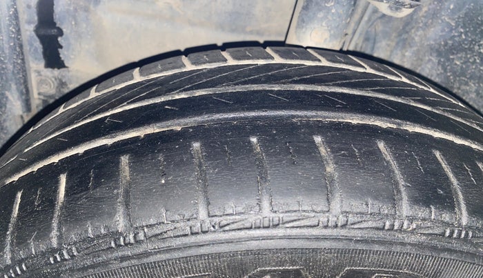 2021 Toyota YARIS J MT, Petrol, Manual, 43,929 km, Left Front Tyre Tread