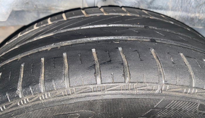 2021 Toyota YARIS J MT, Petrol, Manual, 43,929 km, Right Rear Tyre Tread