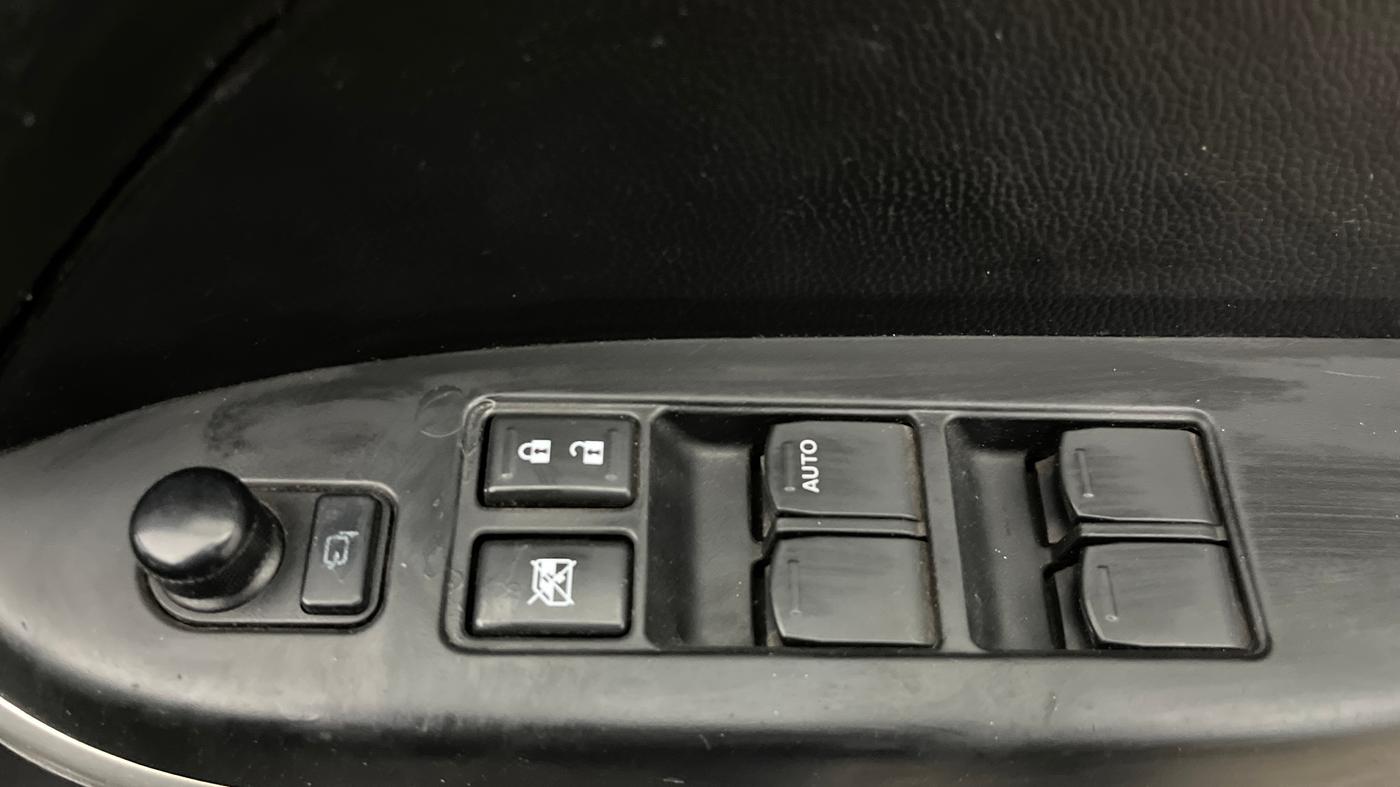 2016 Maruti Baleno DELTA PETROL 1.2, Petrol, Manual, 27,382 km, Driver Side Door Panels Control