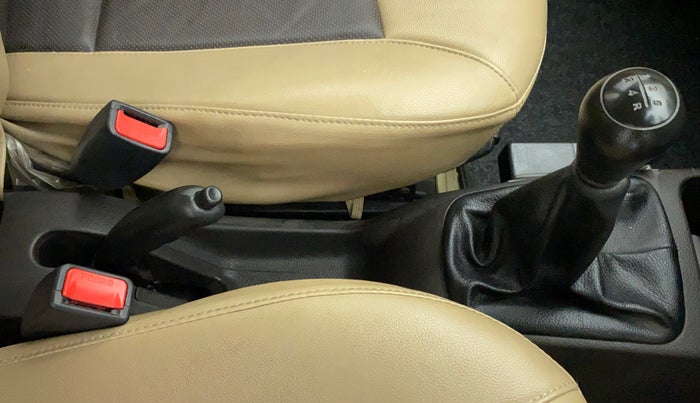 2018 Hyundai Eon MAGNA +, Petrol, Manual, 11,582 km, Gear Lever