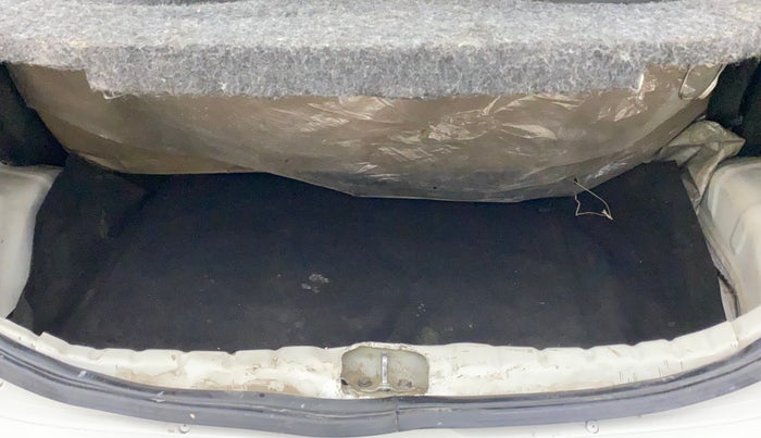 2018 Hyundai Eon MAGNA +, Petrol, Manual, 11,582 km, Boot Inside