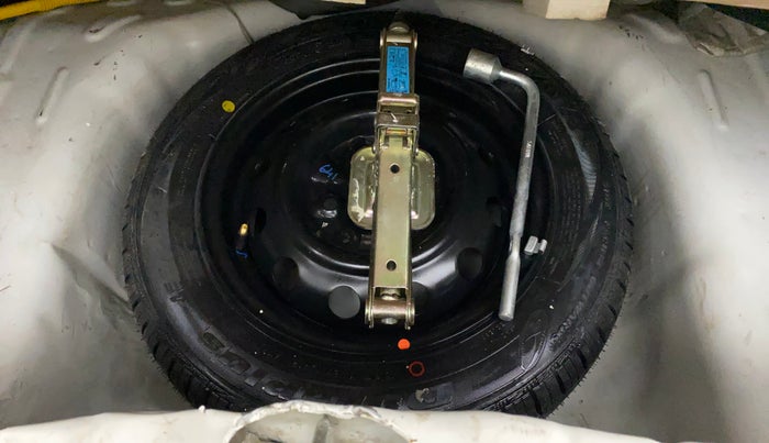 2018 Hyundai Eon MAGNA +, Petrol, Manual, 11,582 km, Spare Tyre