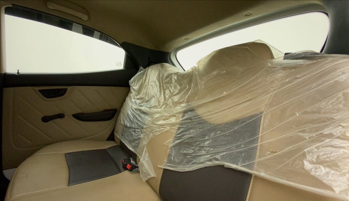 2018 Hyundai Eon MAGNA +, Petrol, Manual, 11,582 km, Right Side Rear Door Cabin