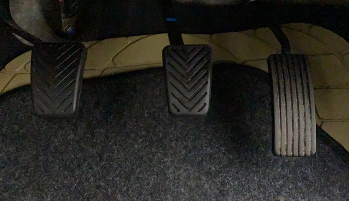 2018 Hyundai Eon MAGNA +, Petrol, Manual, 11,582 km, Pedals