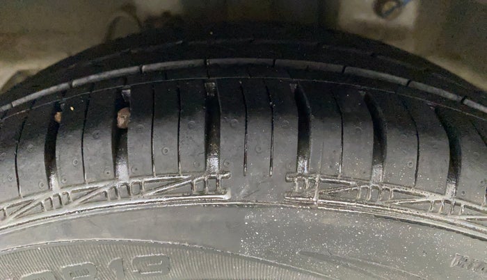 2018 Hyundai Eon MAGNA +, Petrol, Manual, 11,582 km, Right Rear Tyre Tread