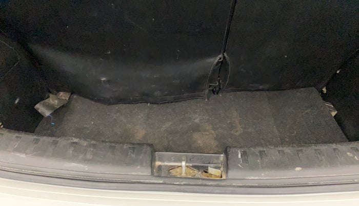 2017 Maruti Swift VDI (O), Diesel, Manual, 76,874 km, Boot Inside