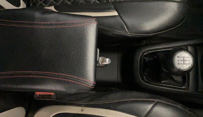 2017 Maruti Swift VDI (O), Diesel, Manual, 76,874 km, Gear Lever