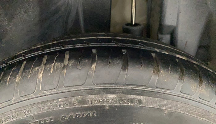 2017 Maruti Swift VDI (O), Diesel, Manual, 76,874 km, Left Rear Tyre Tread