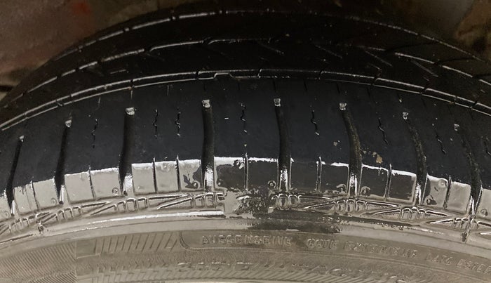 2017 Hyundai Grand i10 SPORTZ 1.2 KAPPA VTVT, Petrol, Manual, 69,724 km, Left Rear Tyre Tread