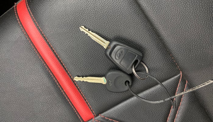 2017 Hyundai Grand i10 SPORTZ 1.2 KAPPA VTVT, Petrol, Manual, 69,724 km, Key Close Up