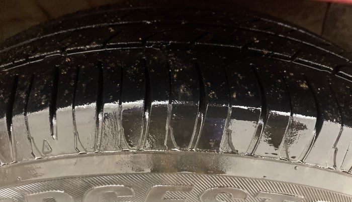 2017 Hyundai Grand i10 SPORTZ 1.2 KAPPA VTVT, Petrol, Manual, 69,724 km, Right Front Tyre Tread